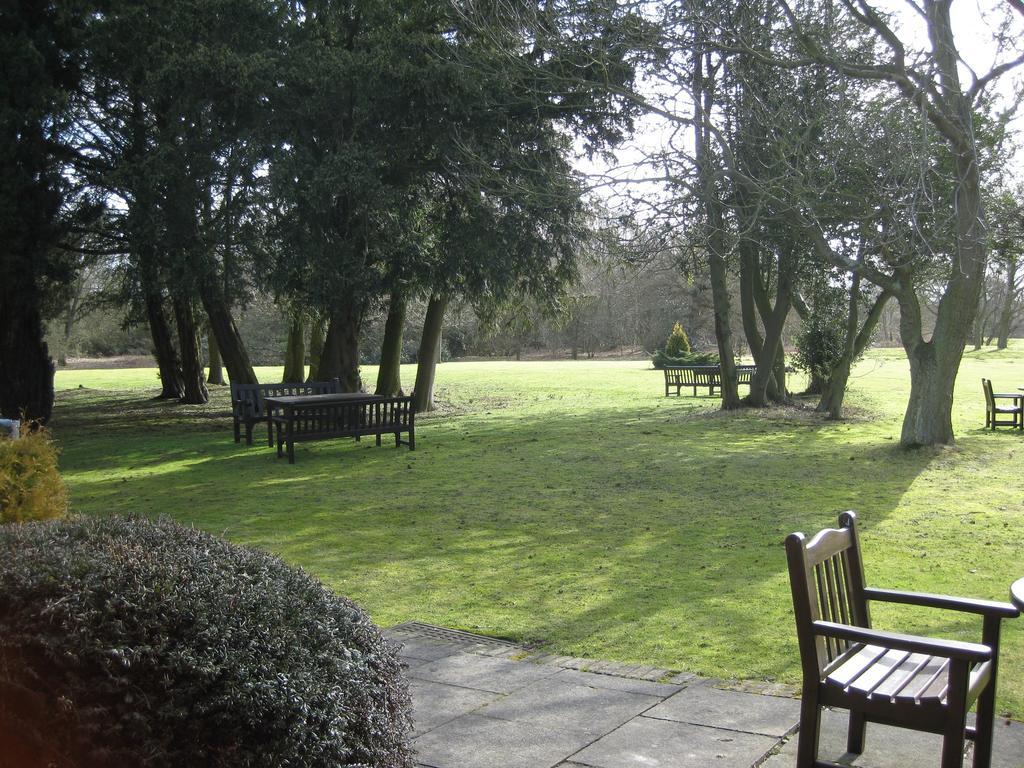 Denham Grove Hotel Exterior photo